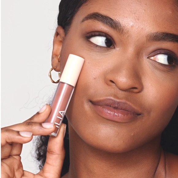 ILIA Liquid Powder Eye Tint in Tannin a rich brown cream to powder award winning - Picture 8 of 10